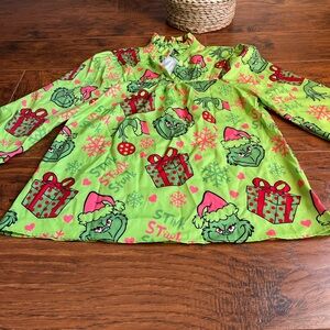 ✨Grinch Christmas Shirt✨